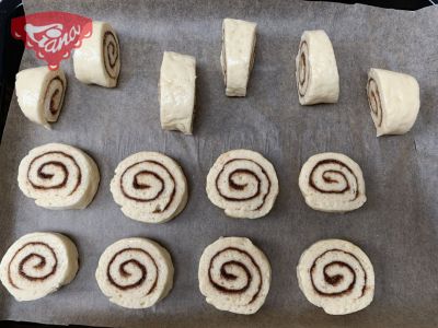 Gluten-free cinnamon wasp nests