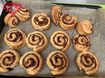 Gluten-free cinnamon wasp nests