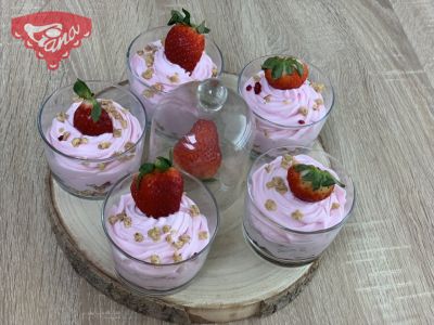 Jahodová pěna s müsli