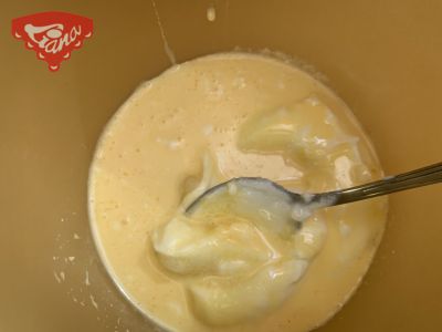 Jogurtová bábovka s tvarohem a ovocem