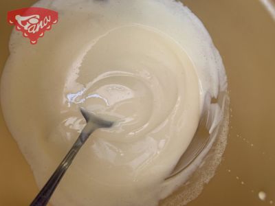Jogurtová bábovka s tvarohem a ovocem