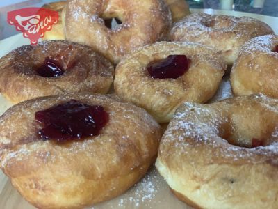 Traditionelle Donuts auf unkonventionelle Weise