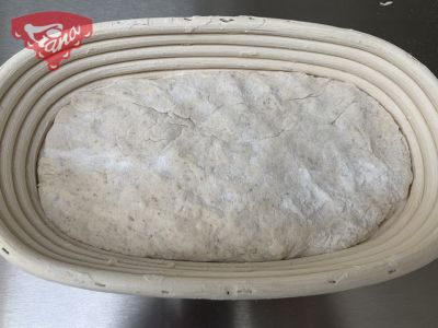 Bezlepkový kváskový chlieb pečený v jánskom skle