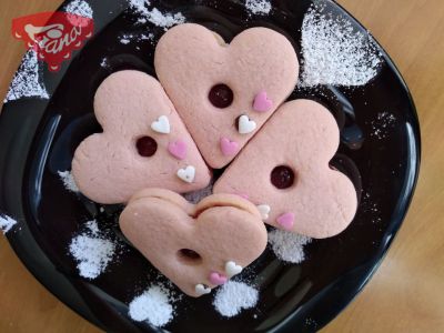 Gluten-free raspberry hearts