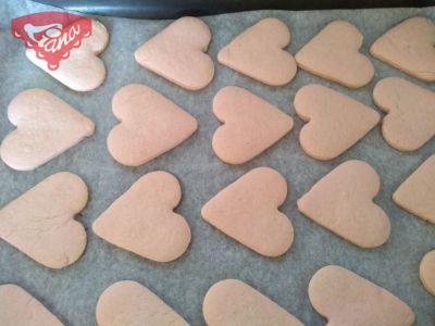 Gluten-free raspberry hearts