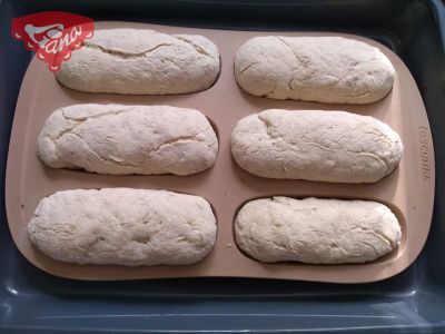 Gluten-free baguettes with onion