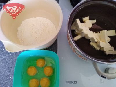 Bezlepkové a bezmléčné éclairs s vanilkovým krémem