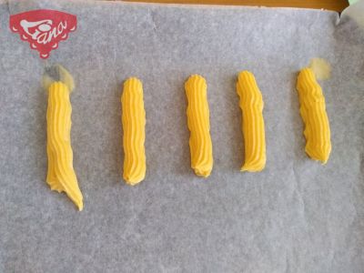 Bezlepkové a bezmléčné éclairs s vanilkovým krémem