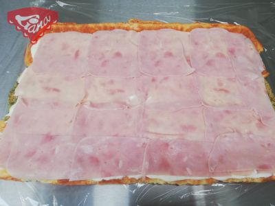Bezlepková barevná slaná roláda