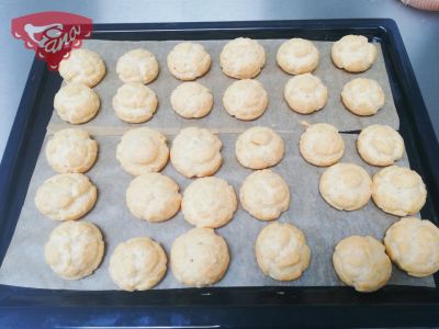 Gluten-free profiteroles