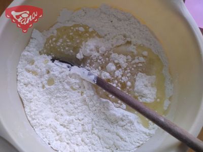 Bezlepkový ovocný koláč s drobenkou