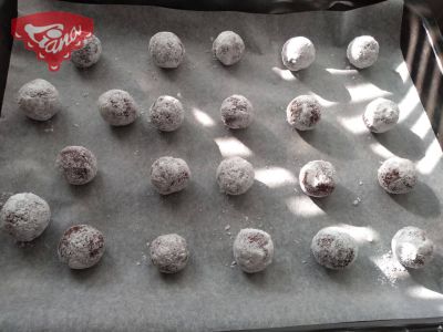 Gluten-free chocolate crinkles