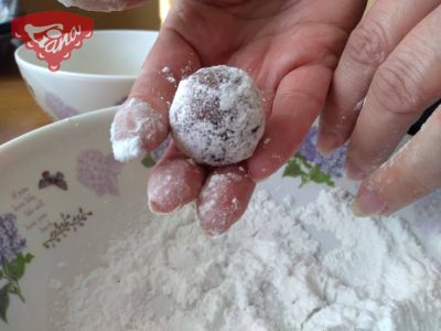 Gluten-free chocolate crinkles