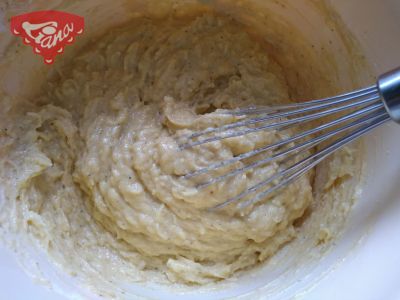 Gluten-free olive bread with ham
