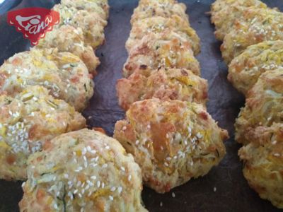 Gluten-free zucchini and pumpkin crackers