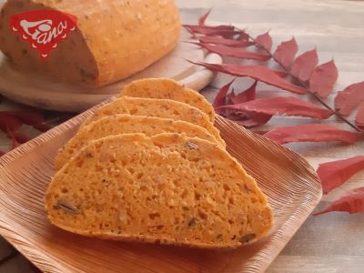 Gluténmentes kovászos sárgarépa kenyér