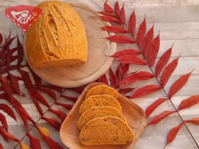 Gluten-free sourdough carrot bread