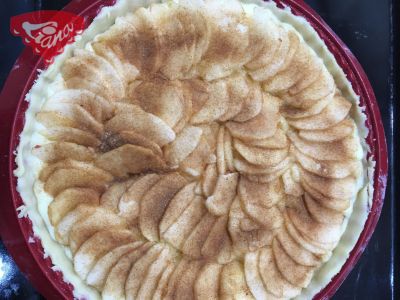 Okrúhly jablkový koláč