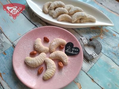 Gluten-free Viennese vanilla rolls