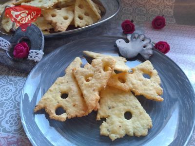 Glutenfreie Bryndza-Cracker