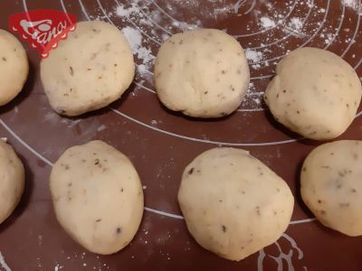 Glutenfreie Bryndza-Cracker