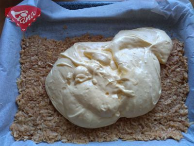 Gluten-free apple roulade