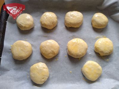 Gluten-free cheese buns without leavening