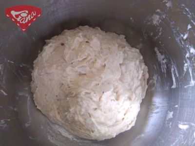 Gluten-free bread with wild garlic