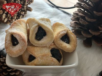 Crispy filled cookies