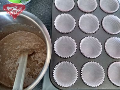 Gluten-free gingerbread muffins with apples