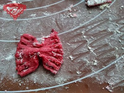 Gluten-free beetroot pasta