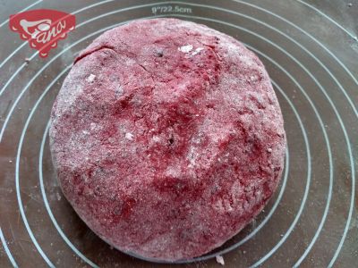 Gluten-free beetroot pasta