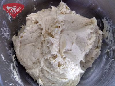 Gluten-free peach cake with cream