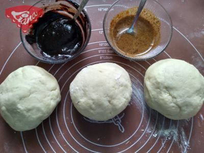 Gluten-free sourdough sweet bread