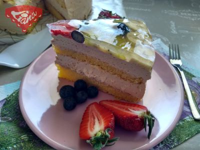 Gluten-free fruit cake with gelatin glaze