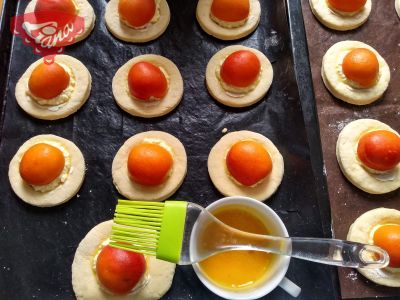 Glutenfreie Sauerteig-Käsekuchen mit Aprikosen