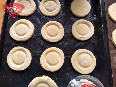 Glutenfreie Sauerteig-Käsekuchen mit Aprikosen