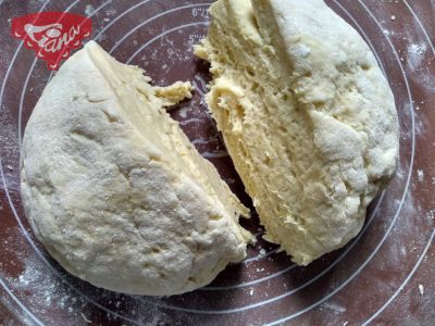 Gluténmentes kovászos sajttorta sárgabarackkal