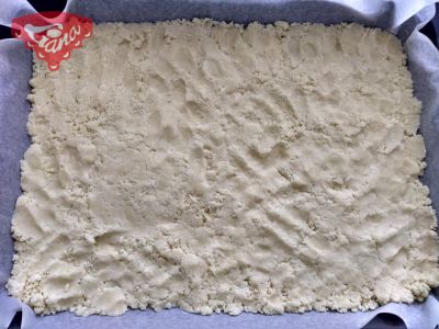 Gluten-free and dairy-free crumb cake (which even children can make)