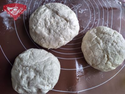 Flauschiges glutenfreies Brezelbrot