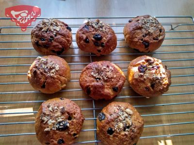 Gluten-free breakfast buns with almonds