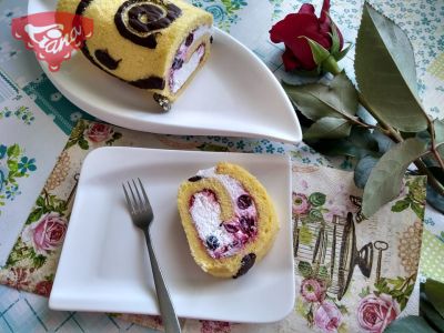 Glutenfreies Hüttenkäsebrötchen mit Johannisbeeren