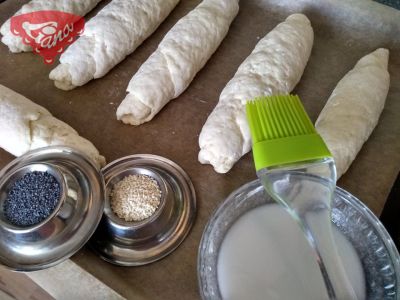 Gluten-free honey rolls with poppy seeds and sesame