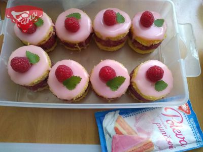 Gluten-free punch cakes