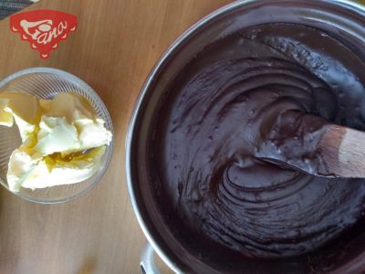 Gluten-free chocolate roll