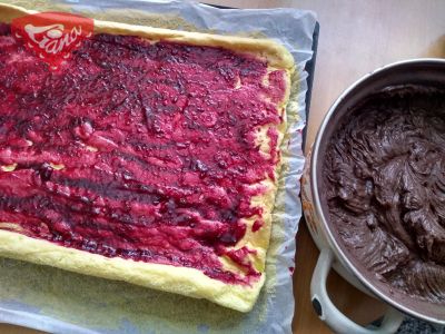 Gluten-free chocolate roll