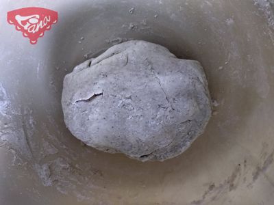 Gluten-free salty cake with bedels