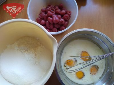 Gluten-free cherry puff pastry with sorghum flour