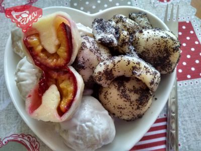 Gluten-free plum balls