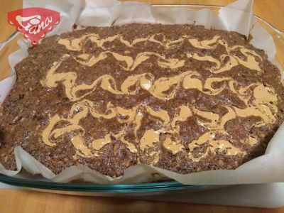 Bezlepkový brownies s arašidovým maslom